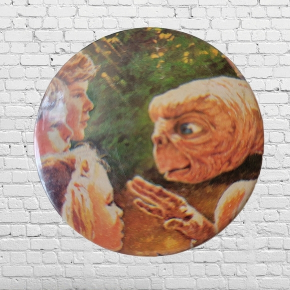 Vintage Round Novelty Pinback Buttons 2×E.T - Picture 3 of 4